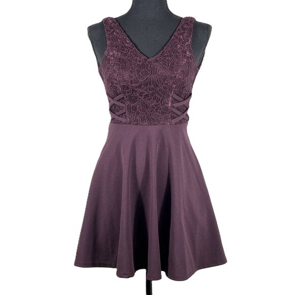 Speechless - Women's Dress - Purple / Maroon-ish Lace Formal Size 1 - Picture 2 of 10